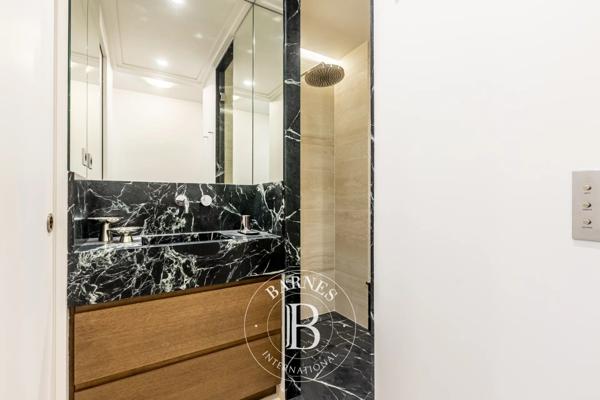 Paris 8ème, Appartement 2 Chambres -  126 m² à vendre
