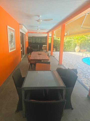 Duplex familial piscine & jacuzzi