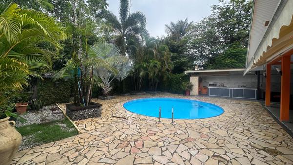 Duplex familial piscine & jacuzzi