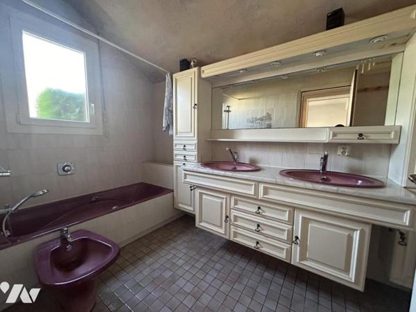 A VENDRE - PAVILLON - SAINT BERTHEVIN 