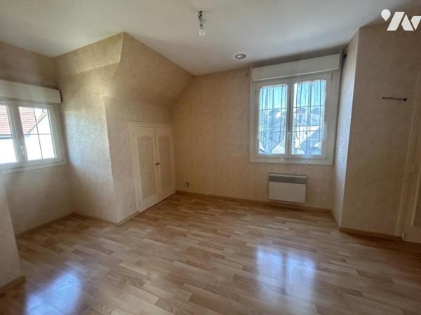 A VENDRE - PAVILLON - SAINT BERTHEVIN 