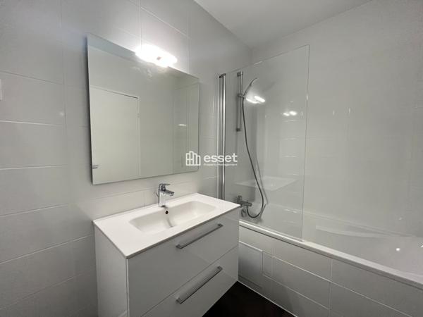 Location Appartement 2 pièces 55 m² - Paris 75019