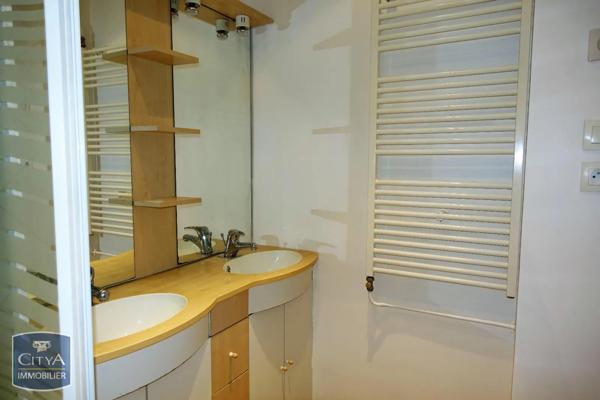 Appartement à louer 2 pièces 47.79m²