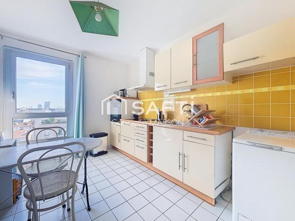 Bel appartement dernier étage avec TERRASSE CAVE et PARKING