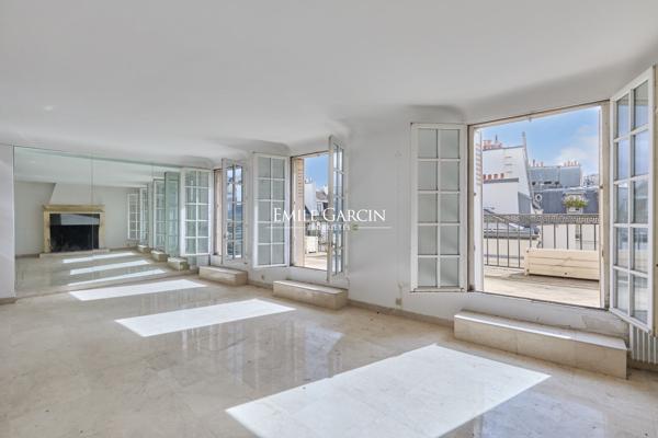 A vendre - appartement d'exception - 152 m² - Terrasse 50 m² - Paris 75007 - Bac - Grenelle
