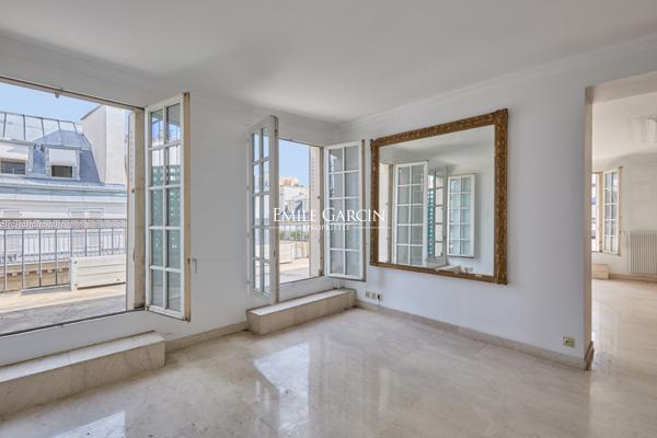 A vendre - appartement d'exception - 152 m² - Terrasse 50 m² - Paris 75007 - Bac - Grenelle