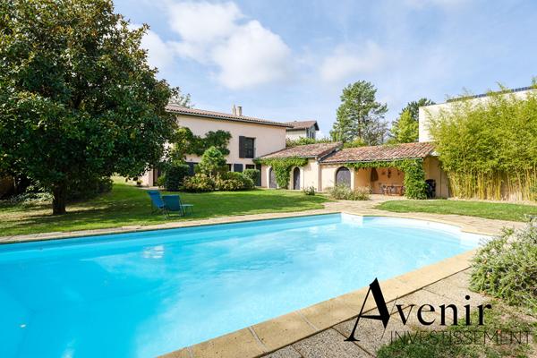 CHARBONNIERES LES BAINS - MAISON FAMILIALE - 235M2 - T5 - JARDIN 1.100 m2 AVEC PISCINE Charbonnieres les bains