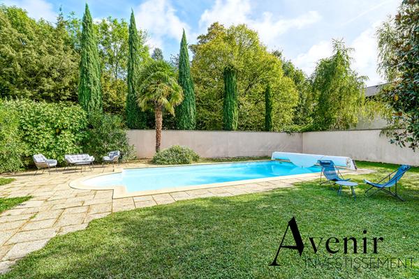 CHARBONNIERES LES BAINS - MAISON FAMILIALE - 235M2 - T5 - JARDIN 1.100 m2 AVEC PISCINE Charbonnieres les bains