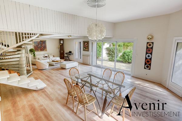 CHARBONNIERES LES BAINS - MAISON FAMILIALE - 235M2 - T5 - JARDIN 1.100 m2 AVEC PISCINE Charbonnieres les bains