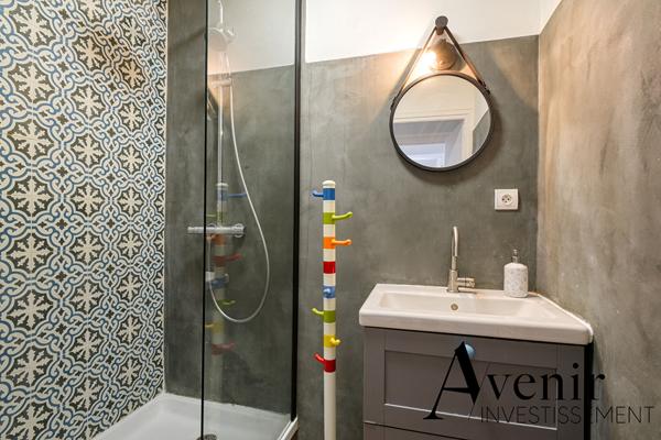 CHARBONNIERES LES BAINS - MAISON FAMILIALE - 235M2 - T5 - JARDIN 1.100 m2 AVEC PISCINE Charbonnieres les bains