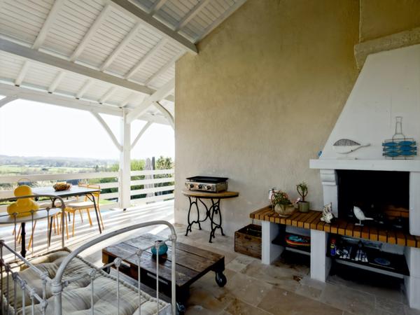 A vendre-Villa avec piscine 4 chambres dont 2 suites vue panoramique sans vis à vis MOULEYDIER (24)