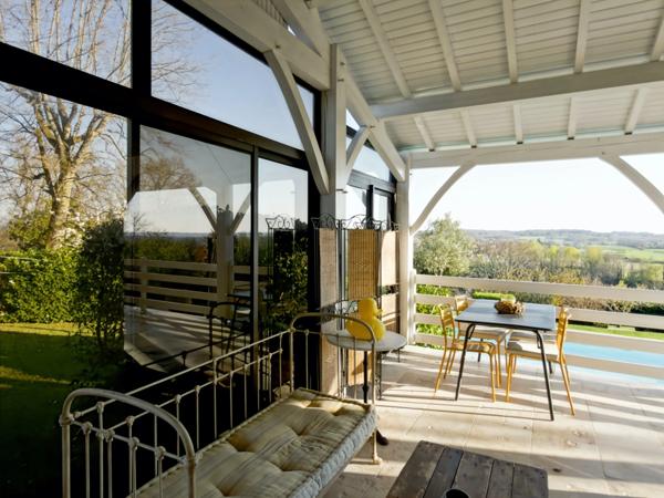 A vendre-Villa avec piscine 4 chambres dont 2 suites vue panoramique sans vis à vis MOULEYDIER (24)