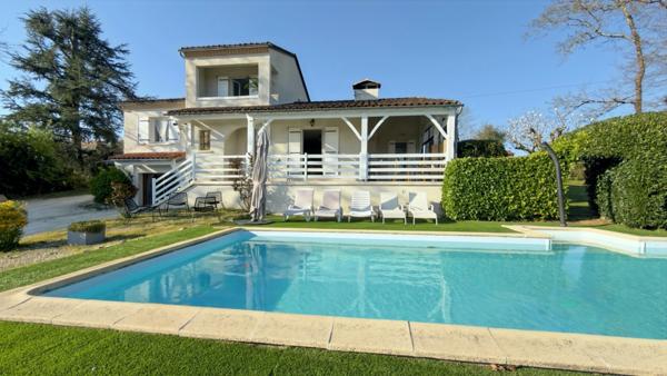 A vendre-Villa avec piscine 4 chambres dont 2 suites vue panoramique sans vis à vis MOULEYDIER (24)