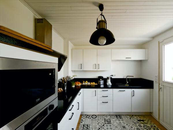 A vendre-Villa avec piscine 4 chambres dont 2 suites vue panoramique sans vis à vis MOULEYDIER (24)