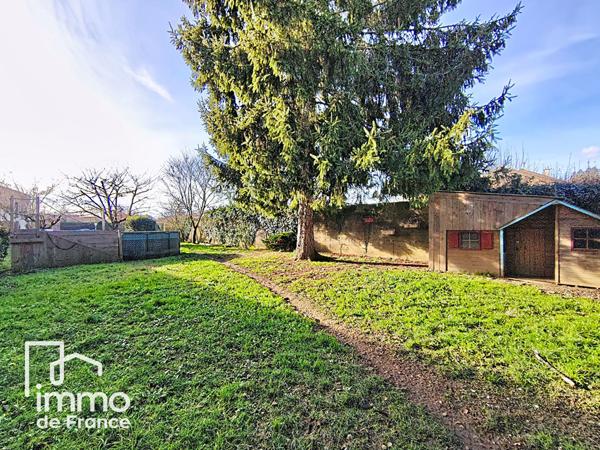 Maison 160 m² habitables ? Centre de Villieu ? Dépendances 180 m² ? Terrain 820 m²