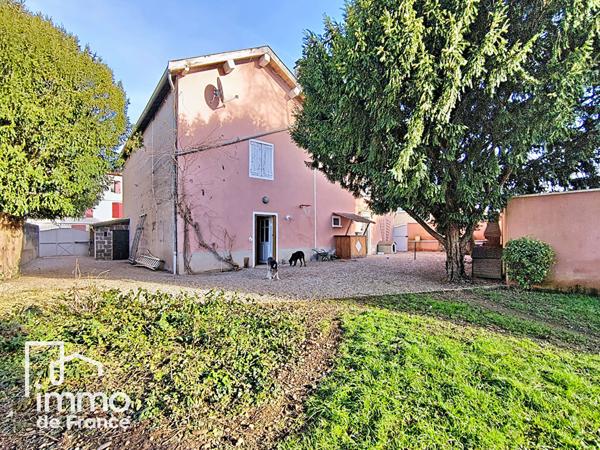 Maison 160 m² habitables ? Centre de Villieu ? Dépendances 180 m² ? Terrain 820 m²