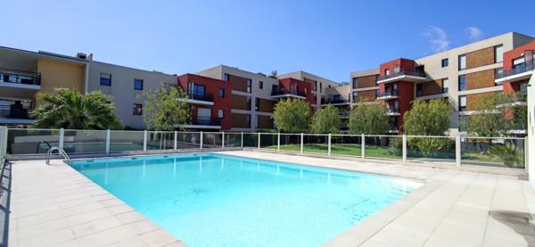 La Roquette s/Siagne : 3 pièces dans résidence avec piscine