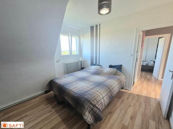 Maison avec hangar et terrain constructible