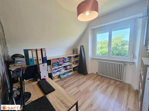 Maison avec hangar et terrain constructible