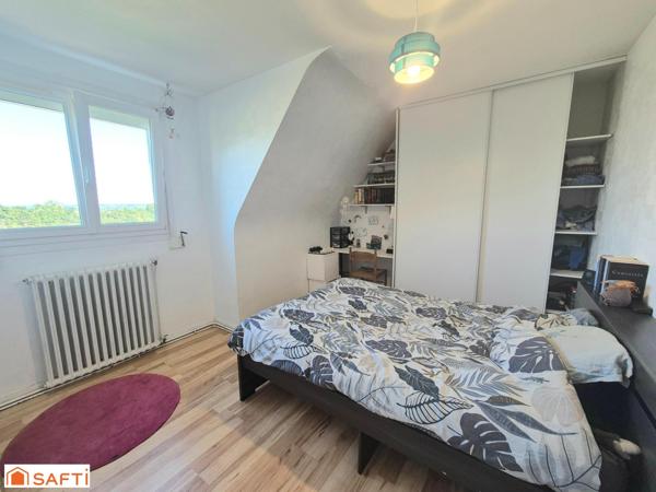 Maison avec hangar et terrain constructible