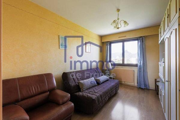 Appartement 5 pièces                                        - 38130 Échirolles Réf : 21634-IMMODEFRANCE69