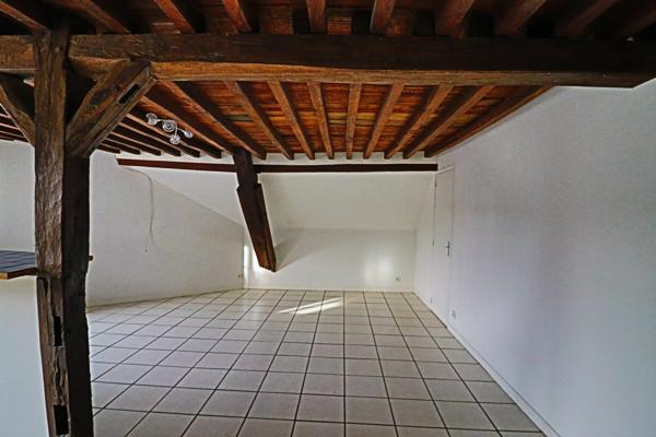 Immeuble à vendre    4 pièces • 95 m2 Saint-Satur