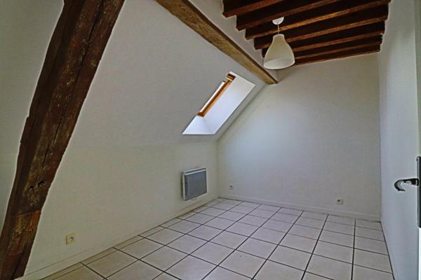 Immeuble à vendre    4 pièces • 95 m2 Saint-Satur