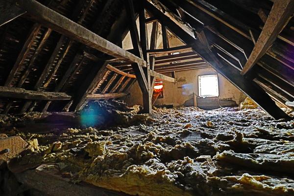 Immeuble à vendre    4 pièces • 95 m2 Saint-Satur