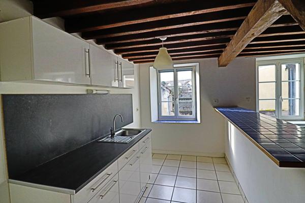 Immeuble à vendre    4 pièces • 95 m2 Saint-Satur