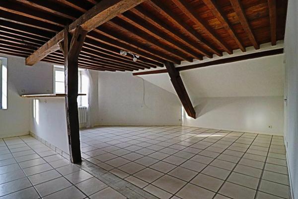 Immeuble à vendre    4 pièces • 95 m2 Saint-Satur