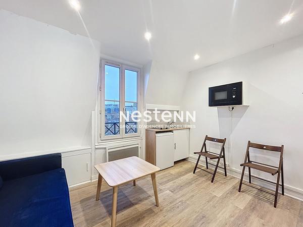 A vendre - Paris 17 : studio de 13,55m², refait à neuf, DPE E, ascenseur - idéal investisseur !