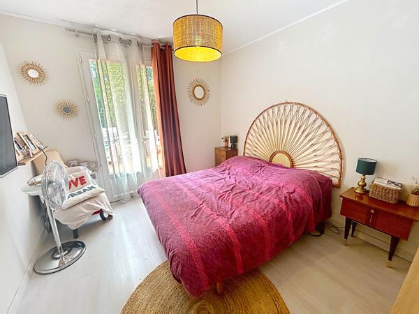 MAISON FAMILIALE AVEC GRAND JARDIN, PISCINE ET JACUZZI A BAZIEGE