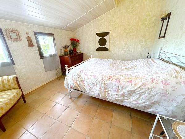 MAISON FAMILIALE AVEC GRAND JARDIN, PISCINE ET JACUZZI A BAZIEGE