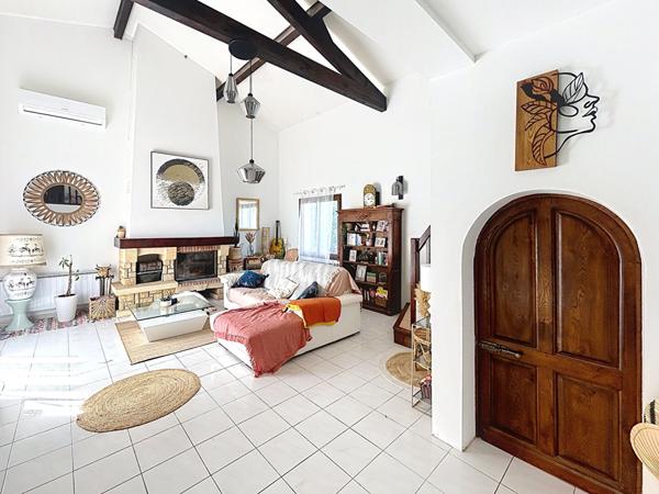 MAISON FAMILIALE AVEC GRAND JARDIN, PISCINE ET JACUZZI A BAZIEGE