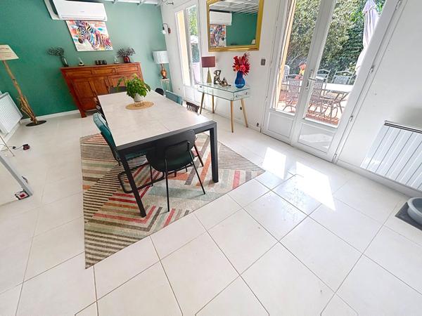 MAISON FAMILIALE AVEC GRAND JARDIN, PISCINE ET JACUZZI A BAZIEGE