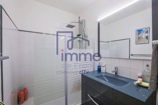 Appartement 3 pièces                                        - 38800 Le Pont-de-Claix Réf : 21726-IMMODEFRANCE69