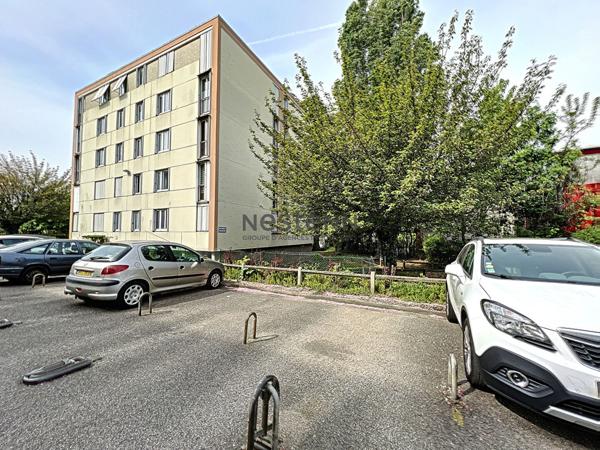 Appartement 3 pièces centre ville de VALENTON 54. m2