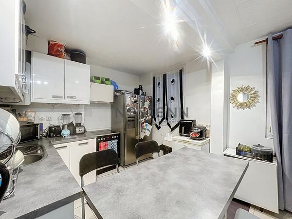 Appartement 3 pièces centre ville de VALENTON 54. m2