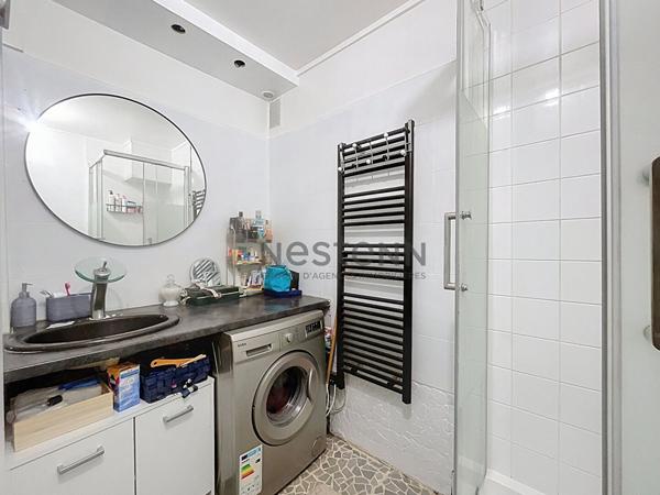 Appartement 3 pièces centre ville de VALENTON 54. m2