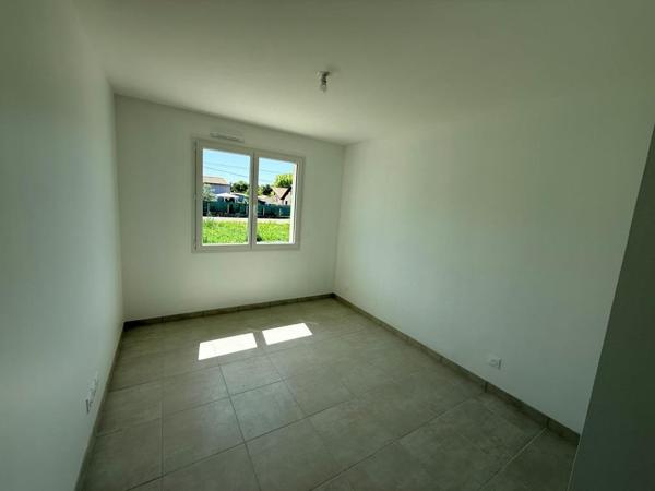ST YZAN MAISON NEUVE 3 CHAMBRES REGLEMENTATION RE 2020 Saint-Yzan-de-Soudiac (33920)