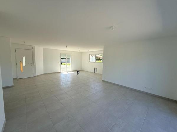 ST YZAN MAISON NEUVE 3 CHAMBRES REGLEMENTATION RE 2020 Saint-Yzan-de-Soudiac (33920)