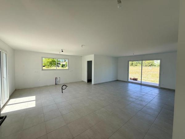 ST YZAN MAISON NEUVE 3 CHAMBRES REGLEMENTATION RE 2020 Saint-Yzan-de-Soudiac (33920)