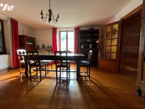 MAISON AVEC DU CACHET A COLOMBIER FONTAINE