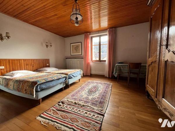 MAISON AVEC DU CACHET A COLOMBIER FONTAINE