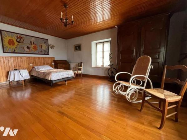 MAISON AVEC DU CACHET A COLOMBIER FONTAINE