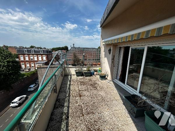 ARMENTIÈRES – T4 de 112 m² avec terrasse, ascenseur, garage et parking