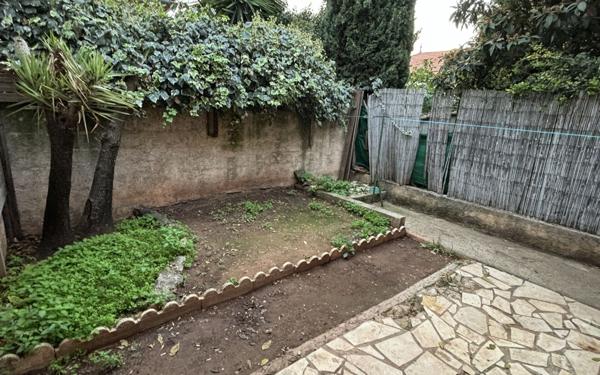 Appartement à vendre    2 pièces •  Toulon