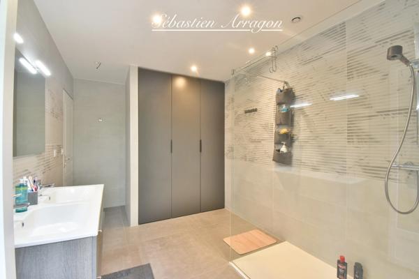 PUJOLS (47)-188 m² de confort et d’espace, 4 chambres, piscine et triple garage