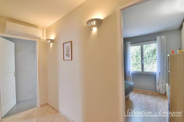 PUJOLS (47)-188 m² de confort et d’espace, 4 chambres, piscine et triple garage