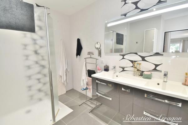 PUJOLS (47)-188 m² de confort et d’espace, 4 chambres, piscine et triple garage
